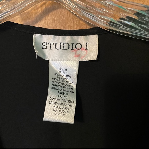 Studio I Sheer Short Sleeve Black Blazer with Embroidered Leaves - Picture 6 of 9